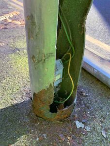 IMG_3398 Corroded access